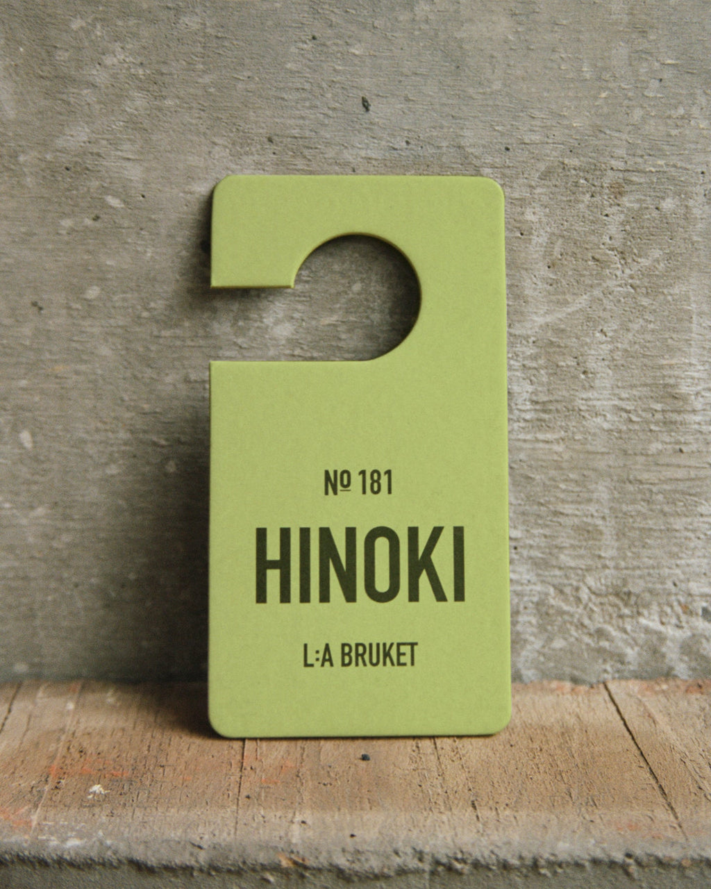 L:A BRUKET 181 Fragrance Tag Hinoki