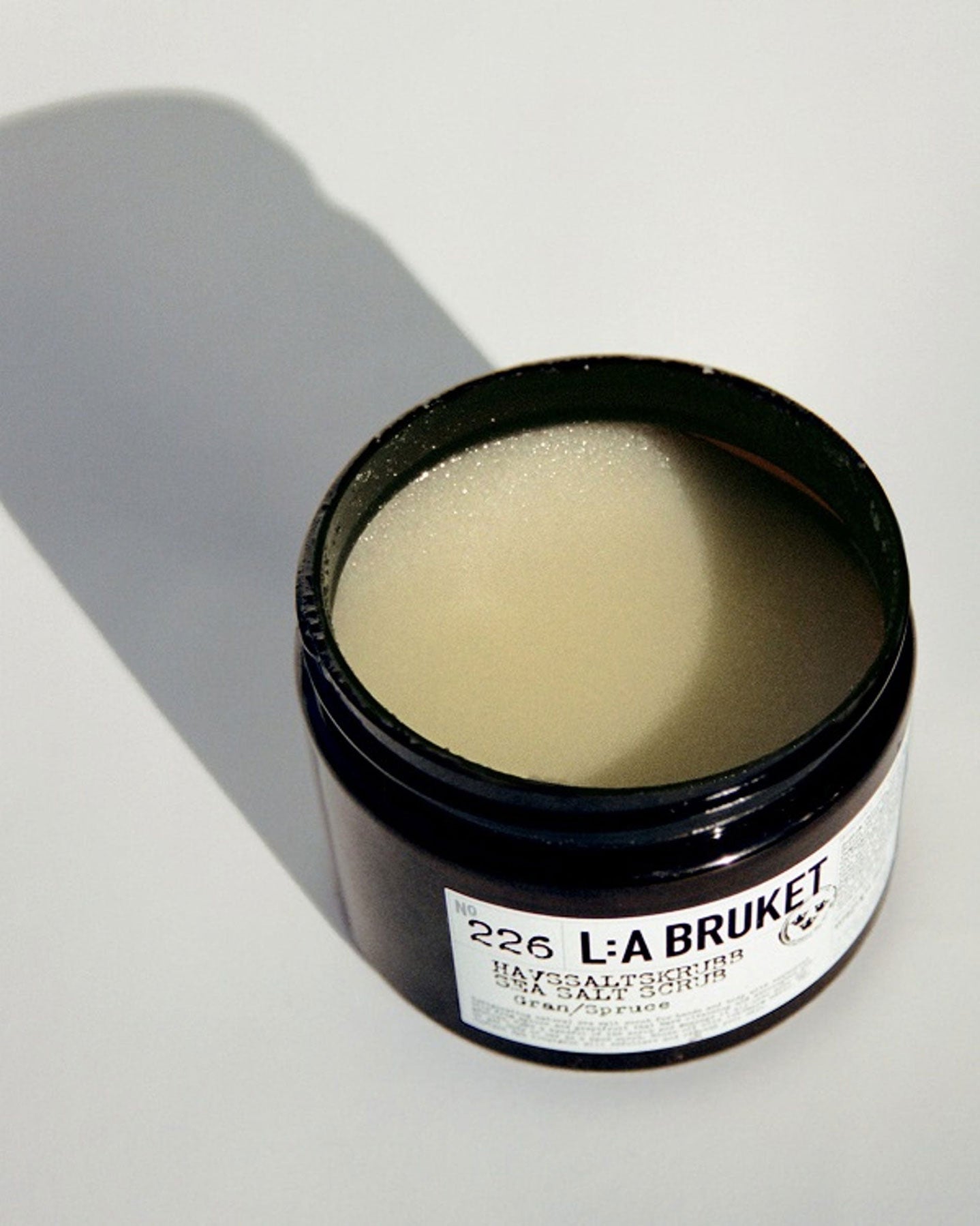 L:A BRUKET 226 Sea Salt Scrub Spruce 420g