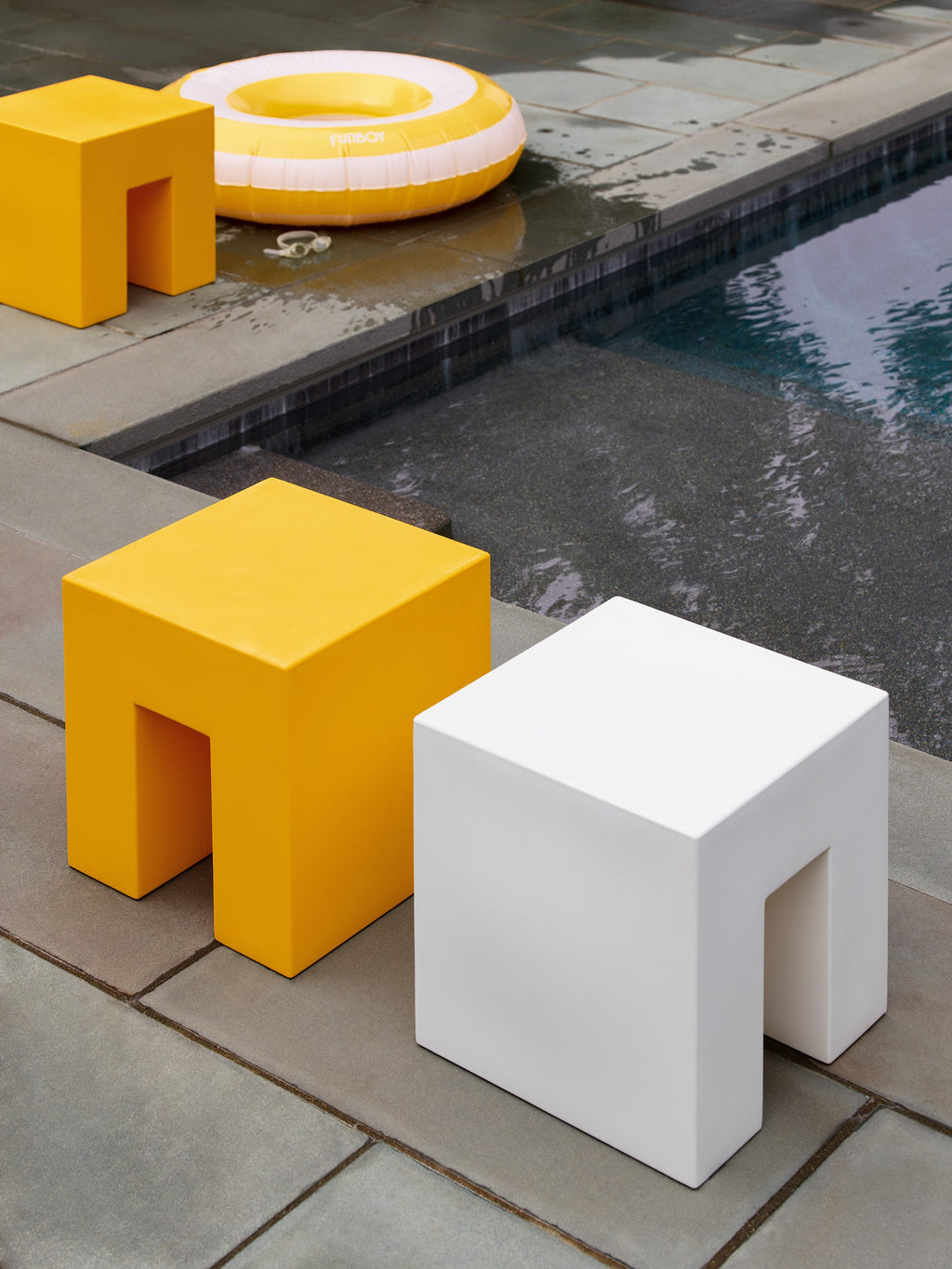 Vignelli Cube