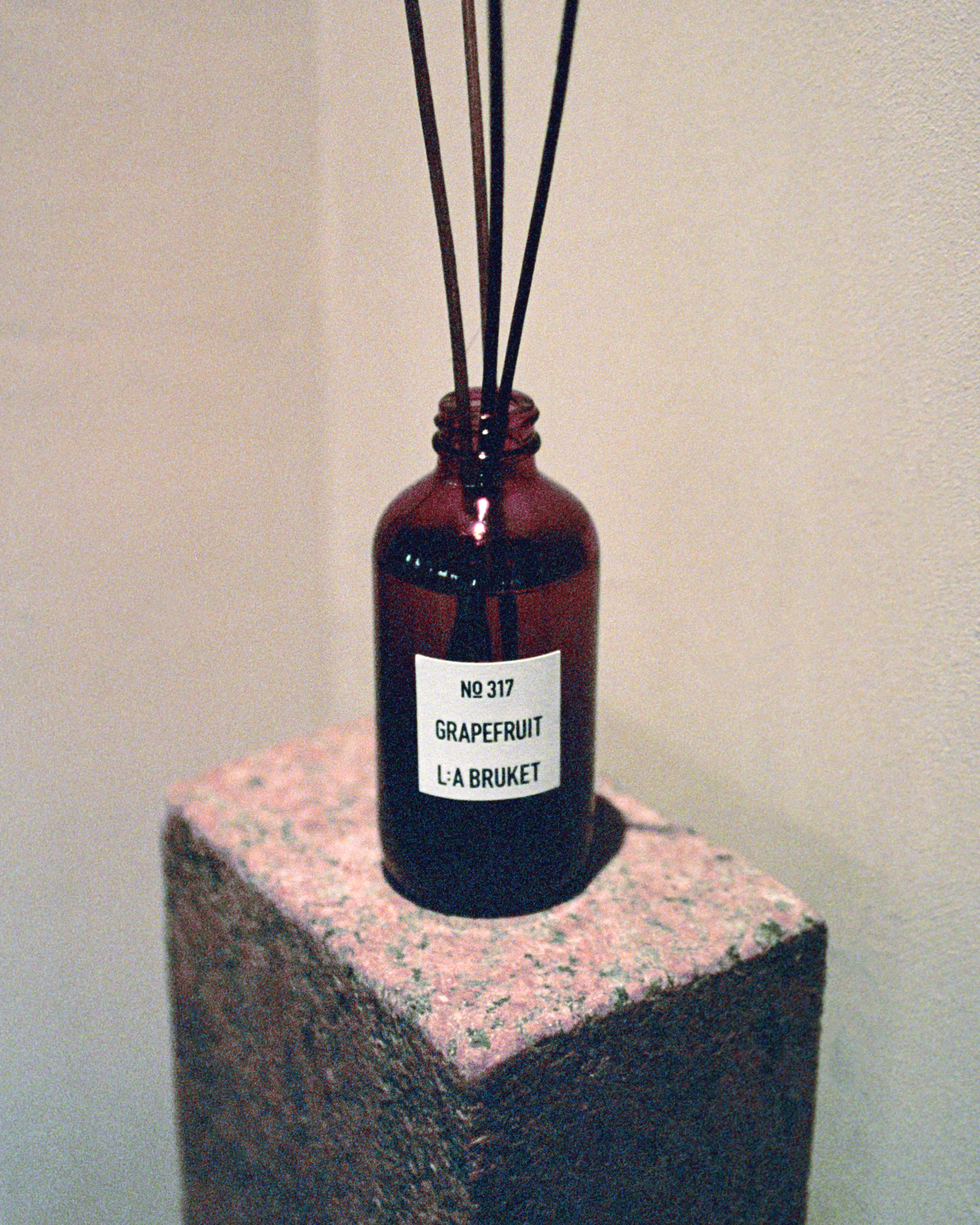 L:A BRUKET 317 Room Diffuser Grapefruit 200ml