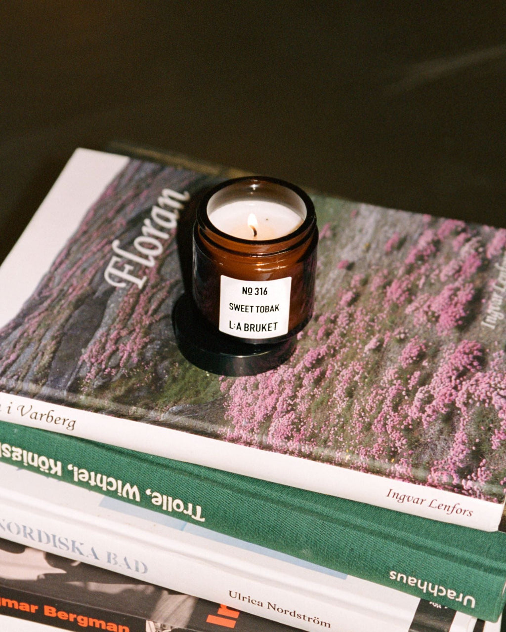 L:A BRUKET 316 Mini Scented Candle Sweet Tobak 50g