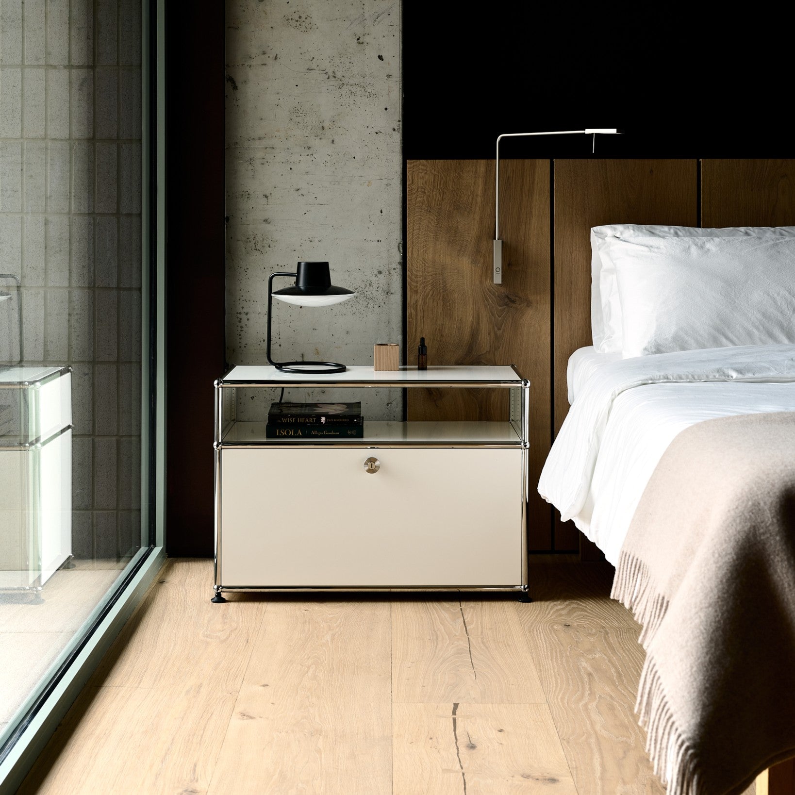 USM Haller Side Table (O118)