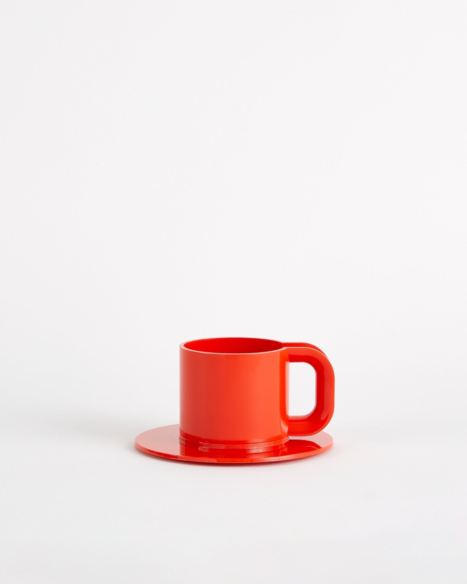 Max 2 Cups & Saucers
