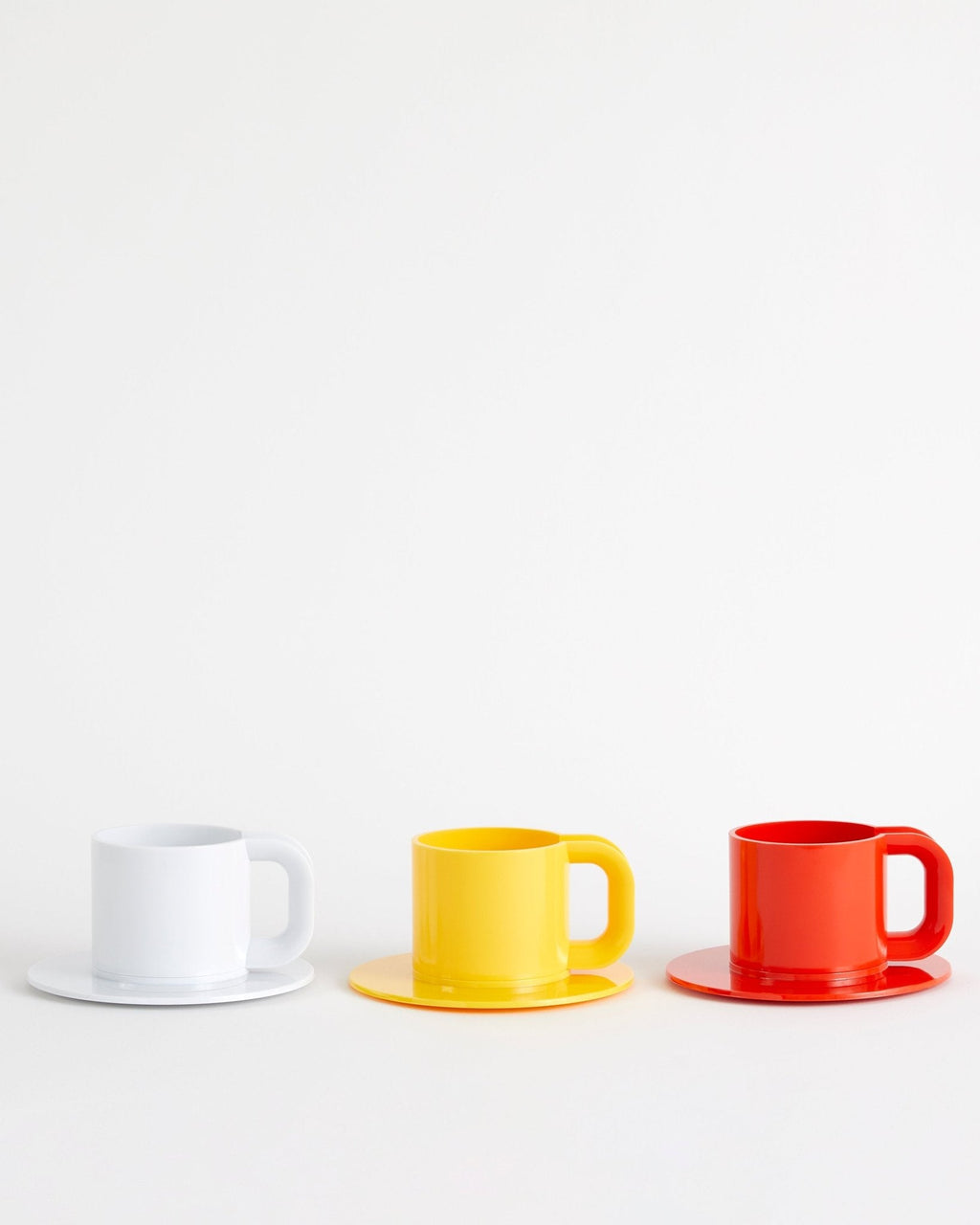 Max 2 Cups & Saucers