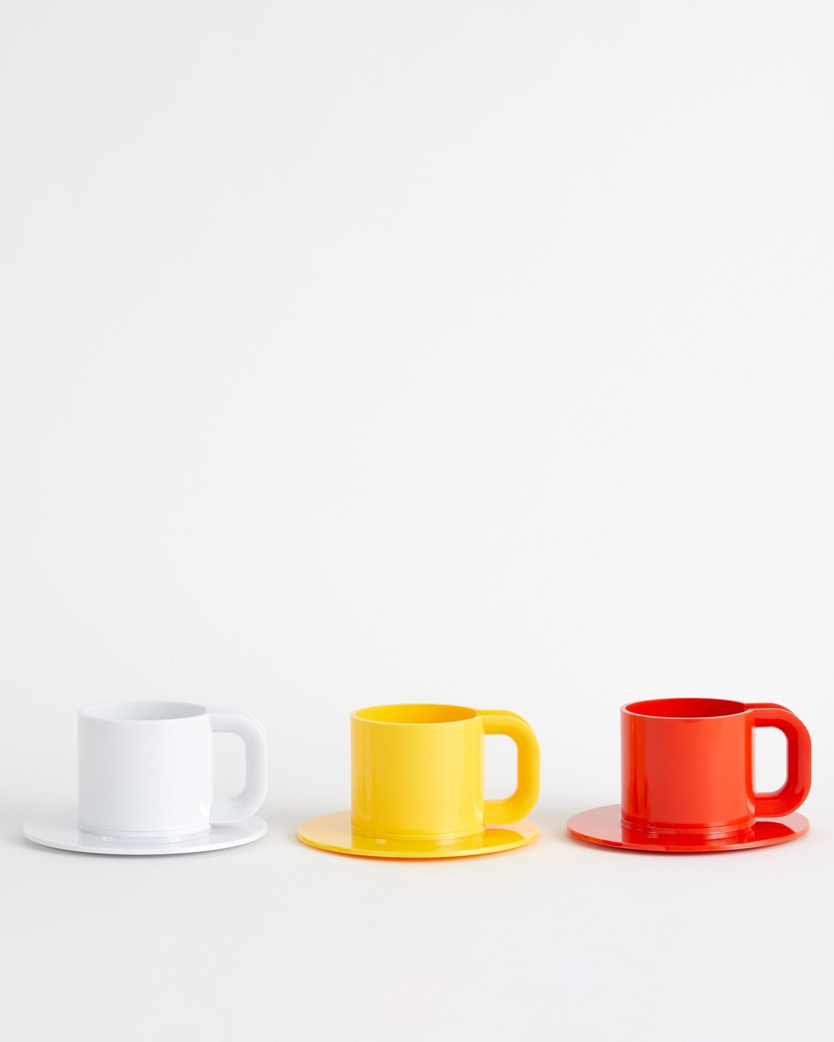 Max 2 Cups & Saucers