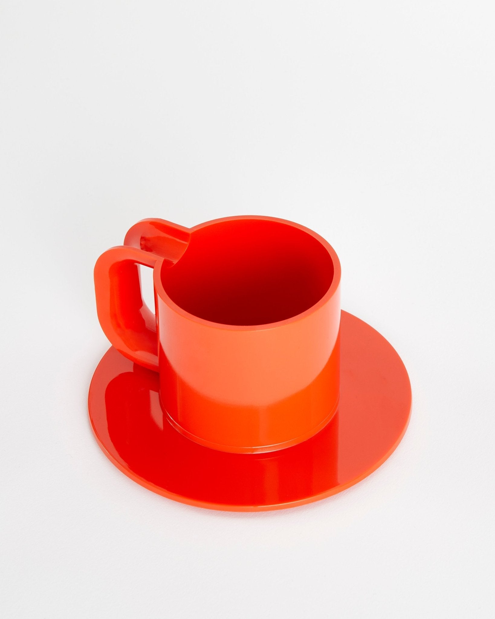 Max 2 Cups & Saucers